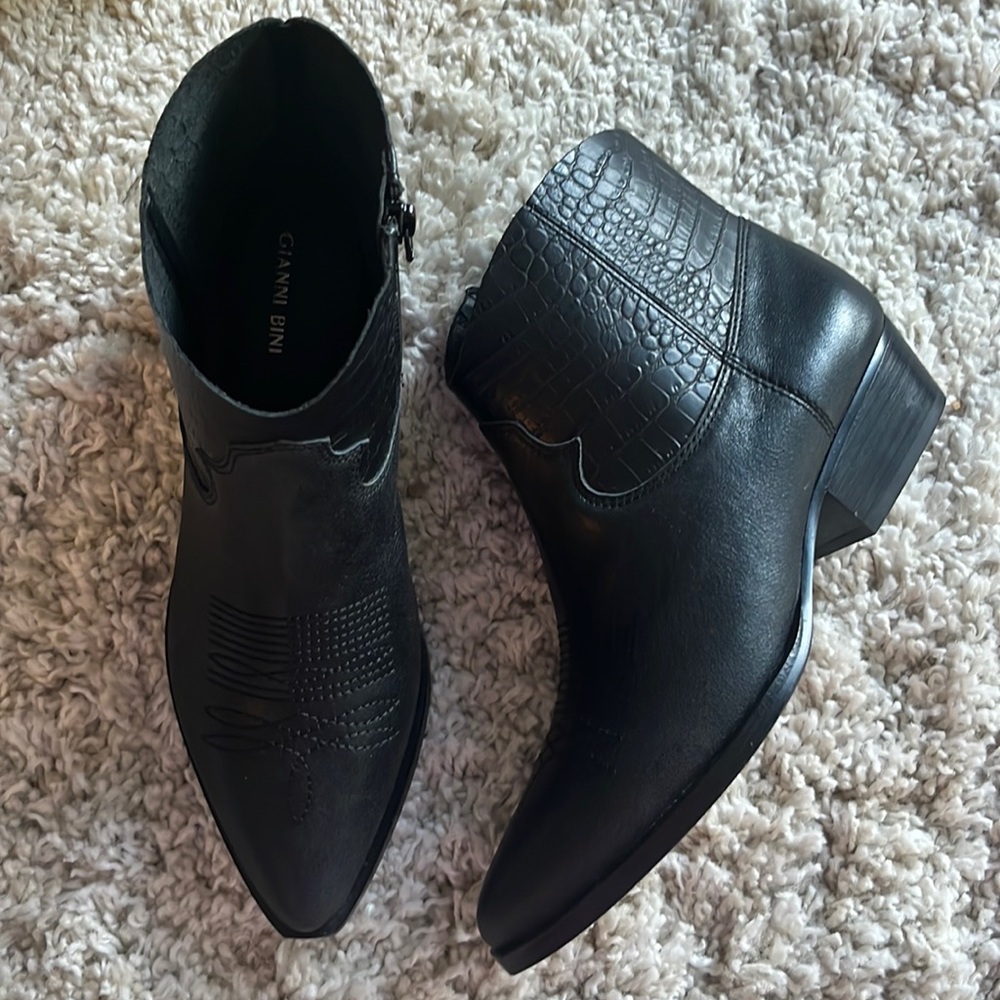 Gianni Bini Black Ankle Booties
